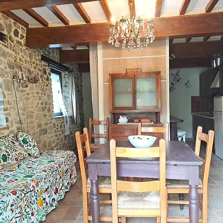 Rustico La Tinaia 别墅